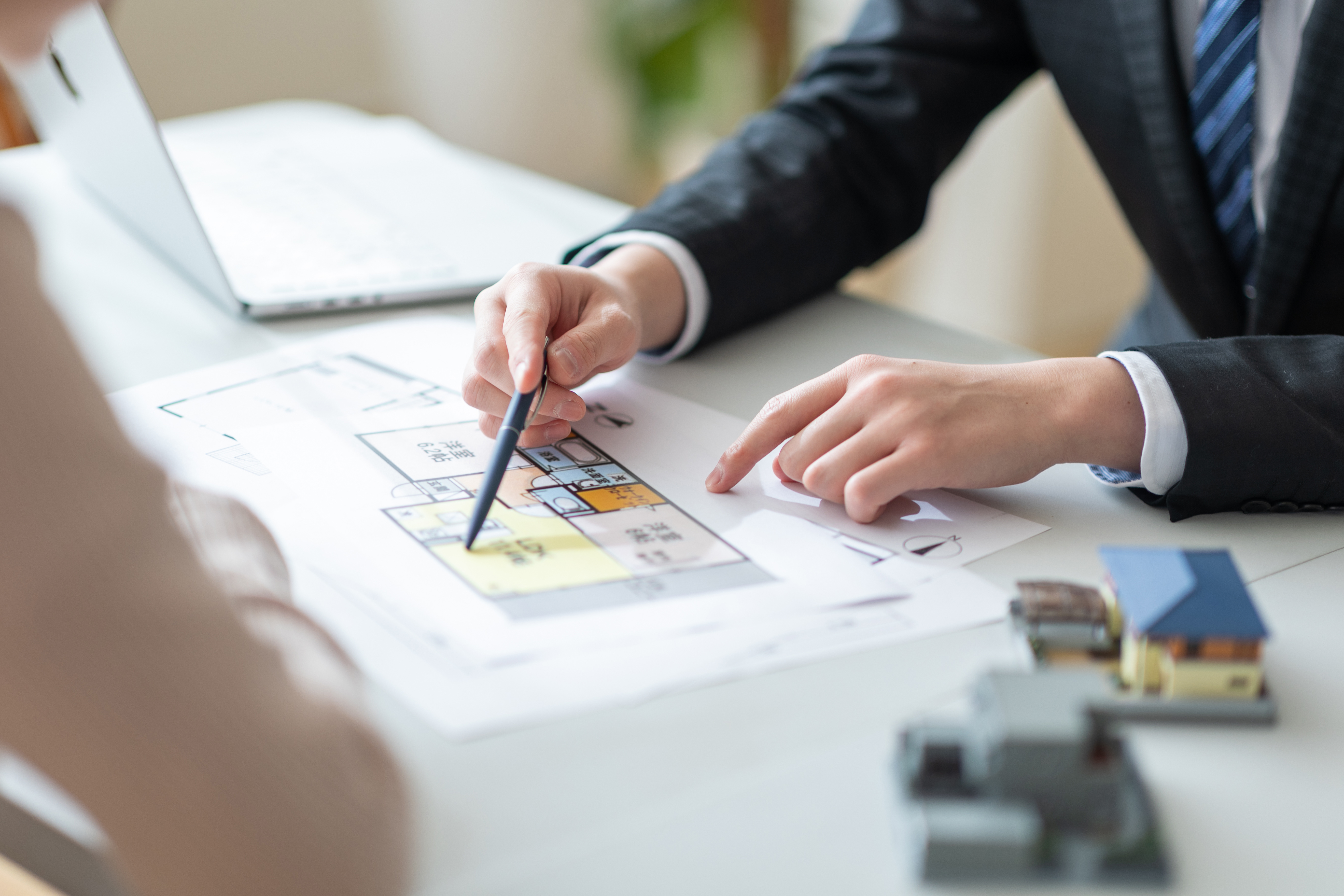 不動産業界の働き方改革って？課題や解決方法・補助金制度を解説